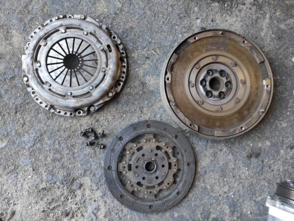 Kit embrague Ford Focus II Hatchback 1.6 TDCi HP (109 cv) - Imagen 3