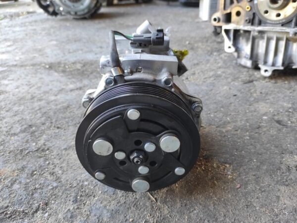 Compresor aire acondicionado Ford Focus II Hatchback 1.6 TDCi HP (109 cv) - Imagen 3