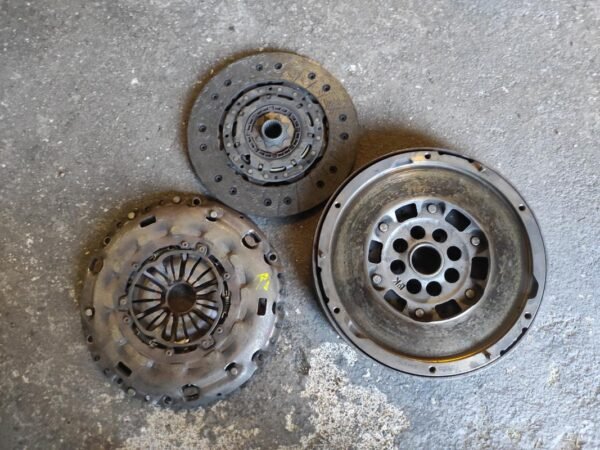 Kit embrague Volvo V50 II 2.0 D (136 cv) - Imagen 3