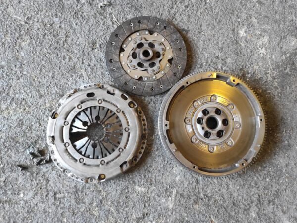 Kit embrague Audi A3 (8P) Versión 2008 1.6 TDI (105 cv) - Imagen 3