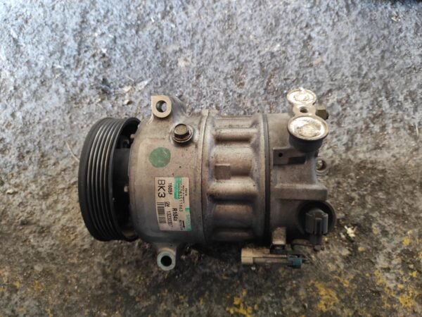 Compresor aire acondicionado Opel Insignia Hatchback 2.0 CDTI (131 cv) DPF - Imagen 2