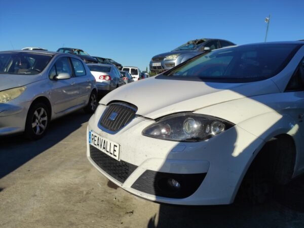 Paragolpe delantero Seat Altea XL (Versión 2009) 2.0 TDI (140 cv) - Imagen 3