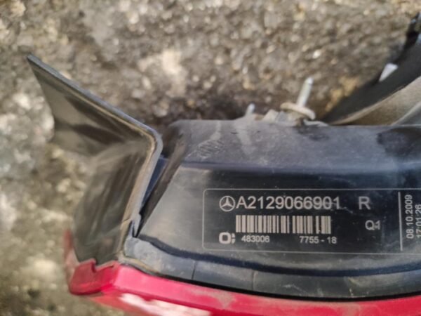 Piloto trasero derecho Mercedes Benz Clase E (W212) E 220 CDI (170  cv) Automatico DPF - Imagen 3