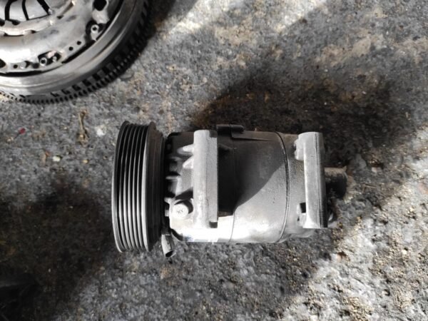 Compresor aire acondicionado Renault Megane II (Fase II, 2006) 1.5 dCi (106 cv)