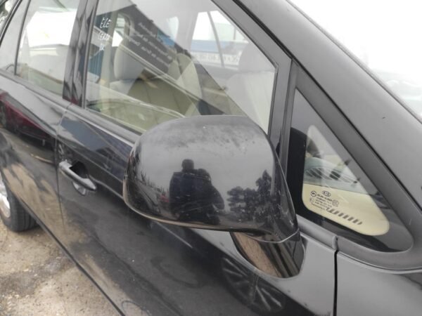 Retrovisor derecho Kia Carens III 2.0 CRDi (115 cv)