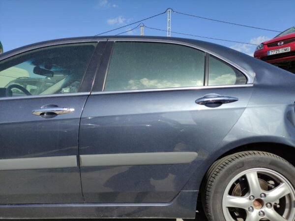 Puerta trasera izquierda Honda Accord VII 2.2 i-CTDi (140 cv)