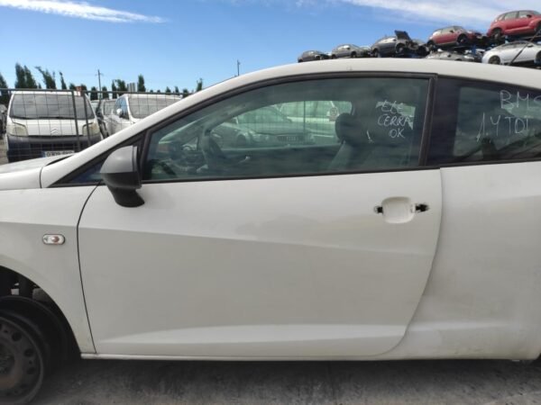 Puerta delantera izquierda Seat Ibiza IV 1.4 TDI (80 CV)