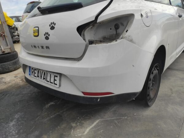 Paragolpe trasero Seat Ibiza IV 1.4 TDI (80 CV) - Imagen 2