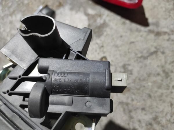 Cerradura maletero / porton Seat Exeo 2.0 TDI CR (120 cv) DPF - Imagen 3