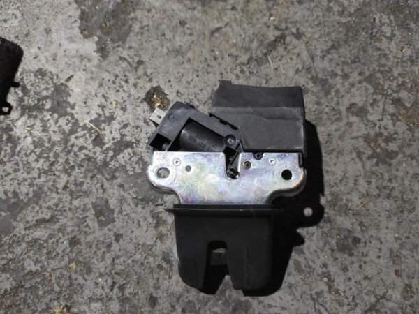 Cerradura maletero / porton Seat Exeo 2.0 TDI CR (120 cv) DPF - Imagen 2