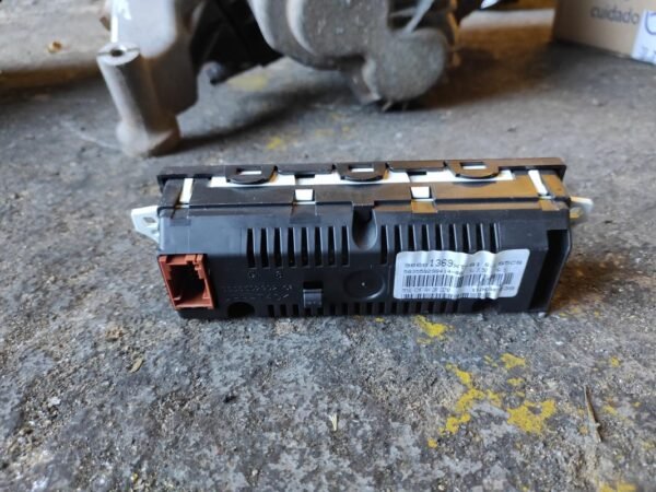 Pantalla multifunción Citroen C3 II 1.4 HDi (68 cv) - Imagen 2