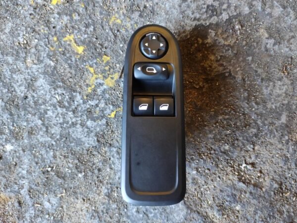Mando elevalunas delantero izquierdo Citroen C3 II 1.4 HDi (68 cv)