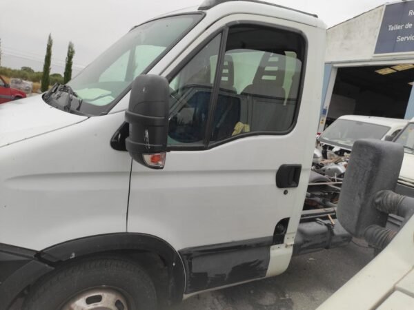 Puerta delantera izquierda Iveco Daily IV Caja/Chasis 35C12, 35S12 (116 cv)