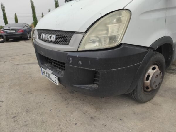 Paragolpe delantero Iveco Daily IV Caja/Chasis 35C12, 35S12 (116 cv) - Imagen 3