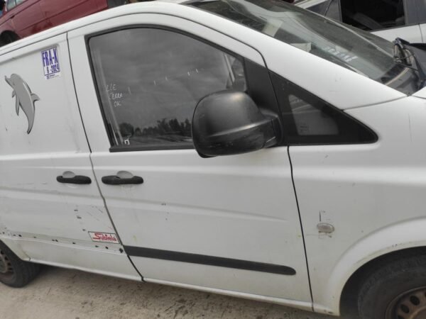 Puerta delantera derecha Mercedes Benz Vito / Mixto Furgón (W639) 109 CDI (88 cv)