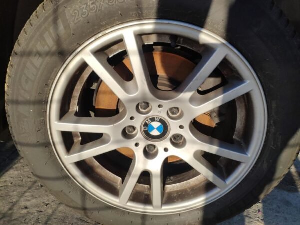 JUEGO DE 4 LLANTAS DE BMW X3 (E53) EN 17 PULGADAS, NO SE VENDEN POR SEPARADO, VALIDAS PARA VARIOS MODELOS DE BMW - Imagen 3
