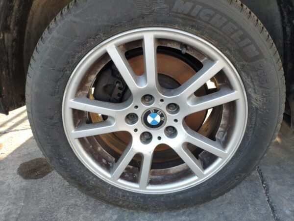 JUEGO DE 4 LLANTAS DE BMW X3 (E53) EN 17 PULGADAS, NO SE VENDEN POR SEPARADO, VALIDAS PARA VARIOS MODELOS DE BMW - Imagen 2