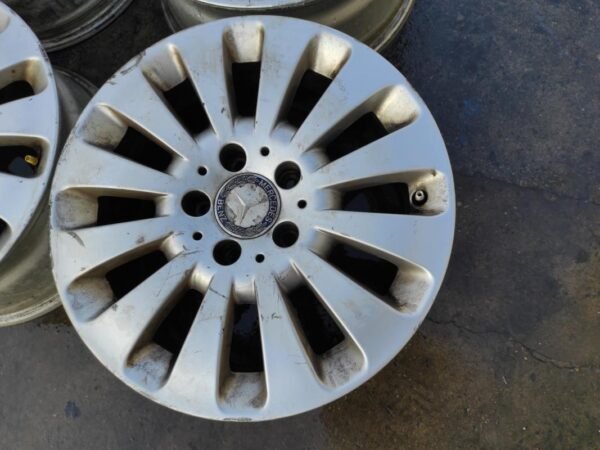 Llantas de 16 pulgadas Clase C W204. 7.0Jx16H2 ET43. A2044010602. - Imagen 5