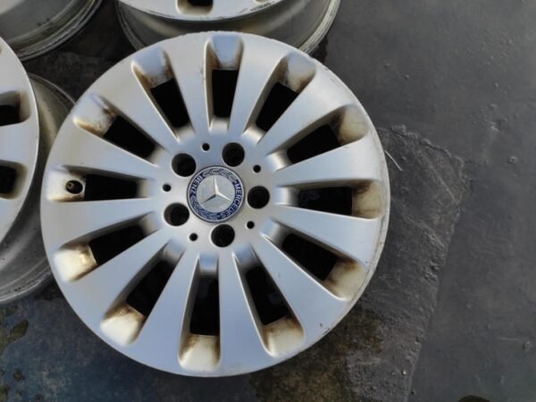 Llantas de 16 pulgadas Clase C W204. 7.0Jx16H2 ET43. A2044010602. - Imagen 3