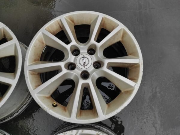 Llantas de 17 pulgadas OPEL ASTRA H GTC. 7Jx17 K1 ET39. - Imagen 3