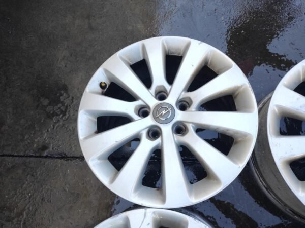 Llantas de 17 pulgadas Astra J del 2010, 7Jx17. - Imagen 2