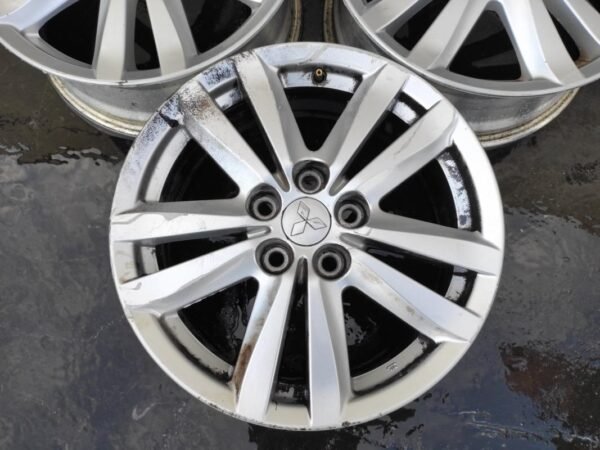 Llantas de 17 pulgadas Mitsubishi ASX 2010, J17x6 1/2J, precio por unidad. QUEDAN 2 - Imagen 4