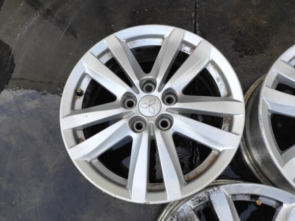 Llantas de 17 pulgadas Mitsubishi ASX 2010, J17x6 1/2J, precio por unidad. QUEDAN 2 - Imagen 2