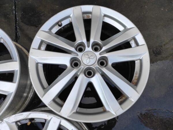 Llantas de 17 pulgadas Mitsubishi ASX 2010, J17x6 1/2J, precio por unidad. QUEDAN 2 - Imagen 3