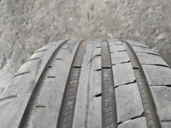 Juego de Neumáticos Goodyear 235/45R18. - Imagen 5
