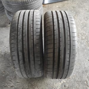 Juego de Neumáticos Goodyear 235/45R18.