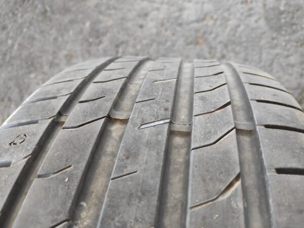Juego de Neumáticos Nexen 245/45R17, año 2021. - Imagen 4