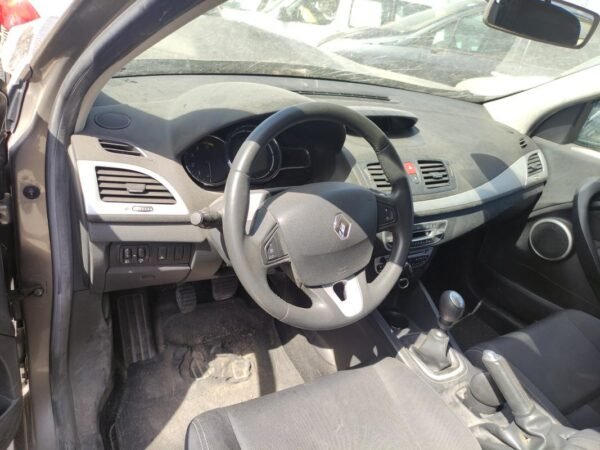 Despiece Renault Megane III Grandtour 1.5 DCI (106 CV) 2011 - Imagen 5
