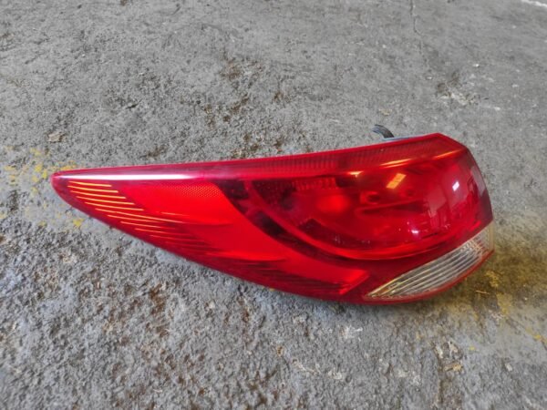 Piloto trasero izquierdo Hyundai ix35 1.7 CRDi (115 cv)
