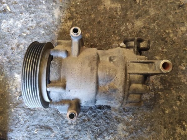 Compresor aire acondicionado Ford Transit Furgón (FA_ _) 2.2 DI (FAE_,FAF_,FAG) (86 cv) - Imagen 2
