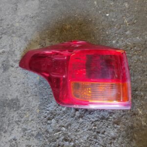 Piloto trasero izquierdo Toyota RAV 4 IV 2.0 D-4D (124 cv)
