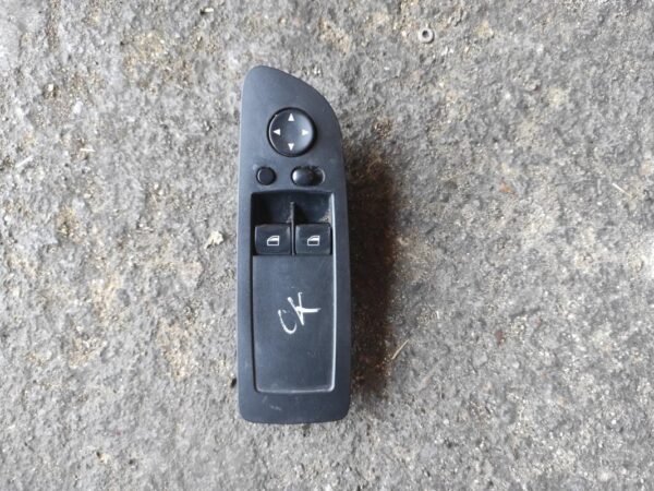 Mando elevalunas delantero izquierdo Bmw Serie 1 (E81) 116d (116 cv)