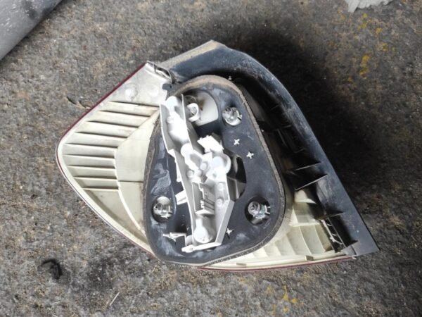 Piloto trasero derecho Bmw Serie 1 (E81) 116d (116 cv) - Imagen 2