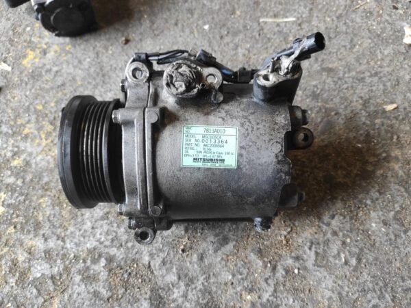 Compresor aire acondicionado Mitsubishi Grandis 2.0 DI-D (136 cv) - Imagen 2
