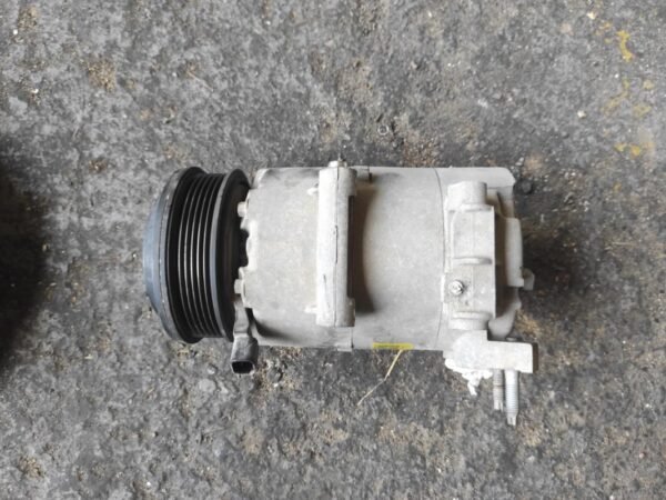 Compresor aire acondicionado Ford Focus III Wagon 1.6 TDCi (115 cv)