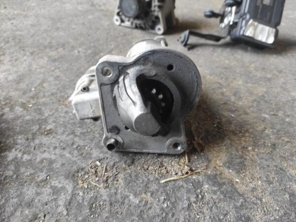 Motor de arranque Ford Focus III Wagon 1.6 TDCi (115 cv) - Imagen 2