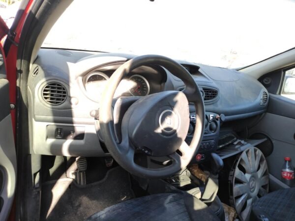 Despiece Renault Clio III 1.5 dCi 8V (86 cv) 2006 - Imagen 5