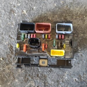 Caja de reles / fusibles Peugeot 307 1.6 HDi (110)