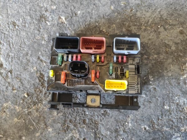 Caja de reles / fusibles Peugeot 307 1.6 HDi (110)