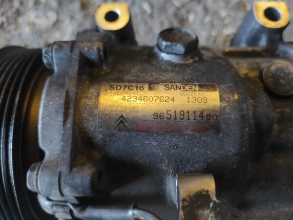 Compresor aire acondicionado Peugeot 307 Station Wagon 1.6 HDI (109 cv) - Imagen 4