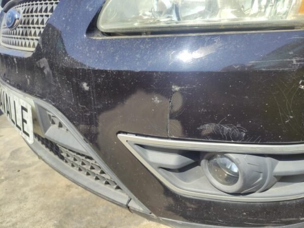 Paragolpe delantero Ford Focus II Hatchback 1.8 TDCi (116 cv) - Imagen 4