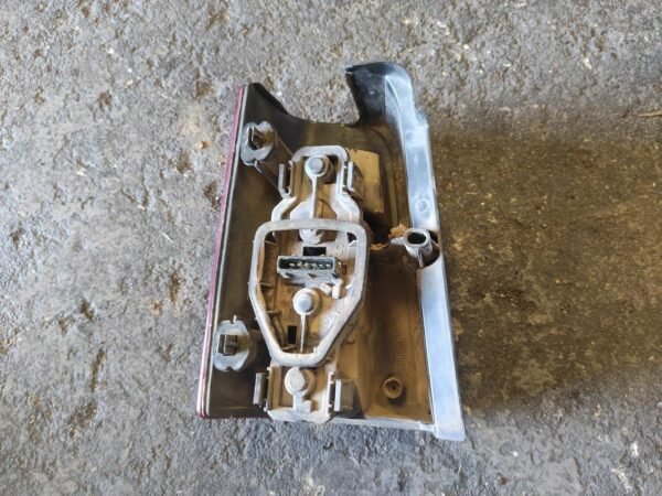 Piloto trasero derecho Peugeot Partner 1.9 D (69 cv) - Imagen 2