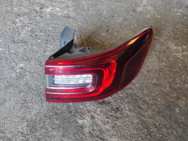 Piloto trasero derecho Renault Talisman Estate 1.7 Blue DCI (150 CV)
