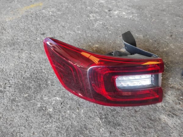 Piloto trasero izquierdo Renault Talisman Estate 1.7 Blue DCI (150 CV)