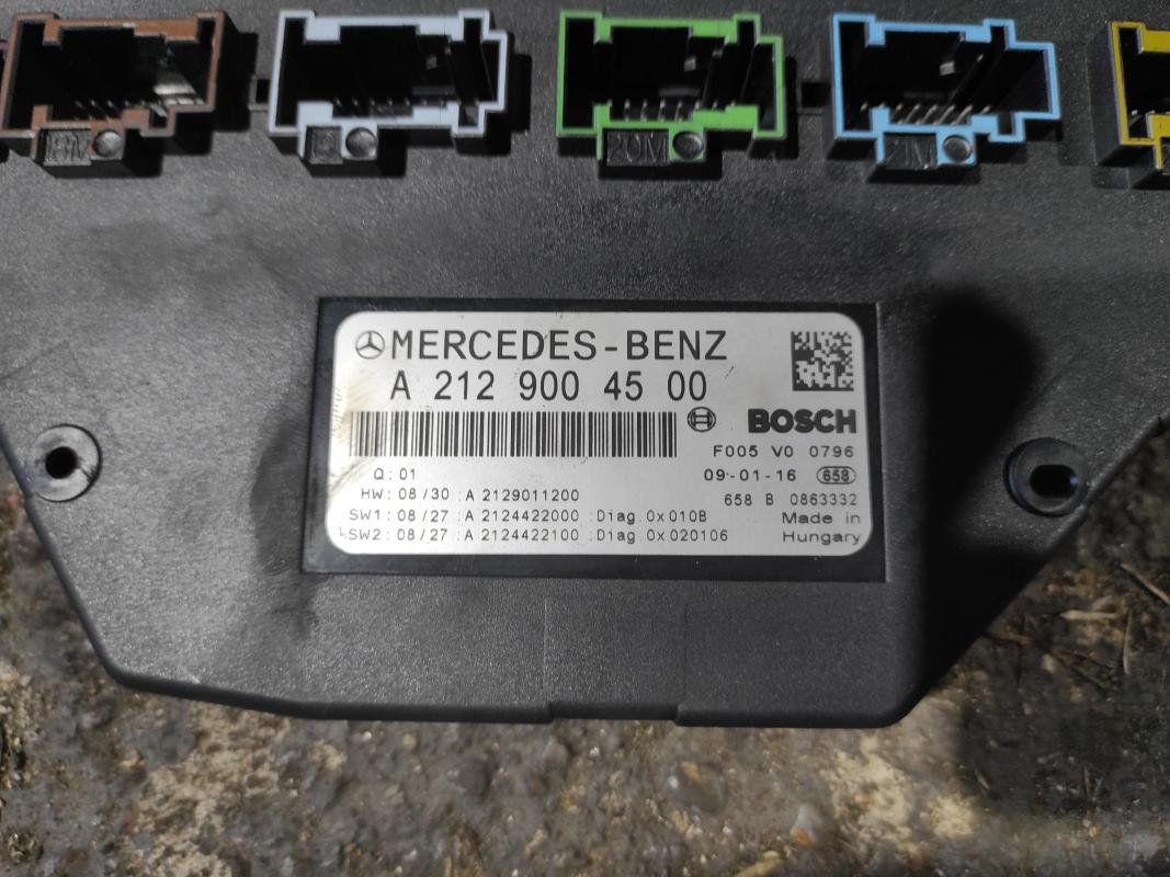 Caja de reles / fusibles Mercedes Benz Clase E (W212) E 250 CDI (204  cv) Automatico DPF - Imagen 4