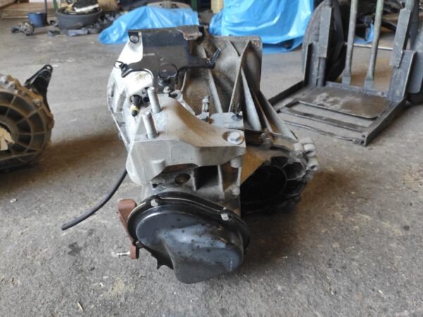 Caja cambios Ford Fiesta VII 1.4 tdci (69cv) - Imagen 3